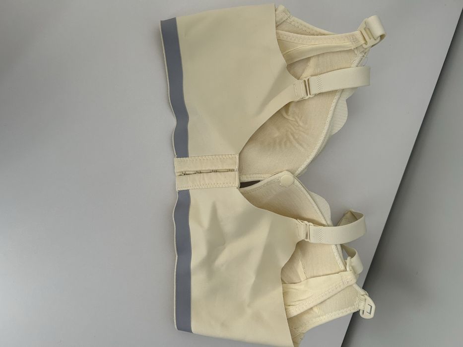 Бюст для годування