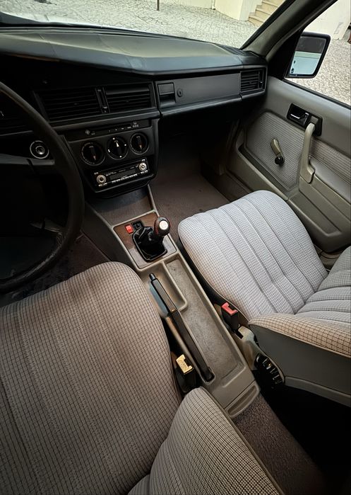 Mercedes-Benz 190 — fotografia 8