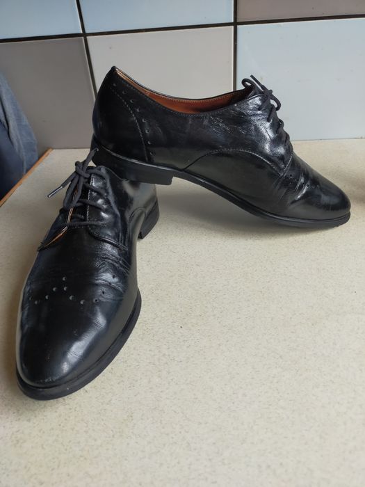 Buty półbuty wizytowe Ochnik lakierki skórzane czarne 39