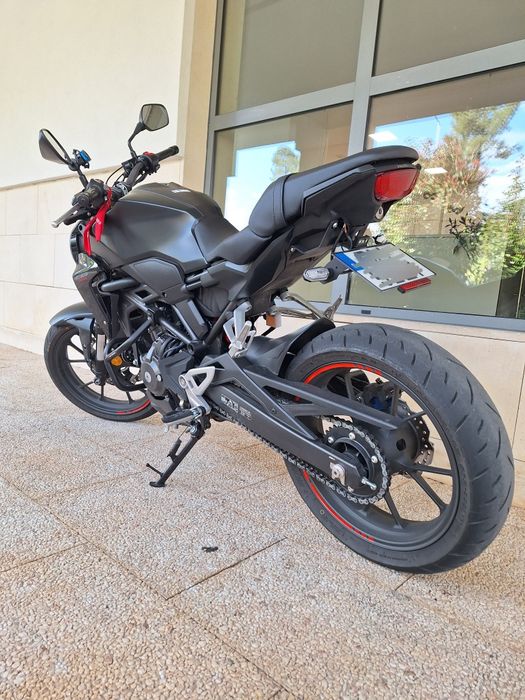 Honda cb300r como nova
