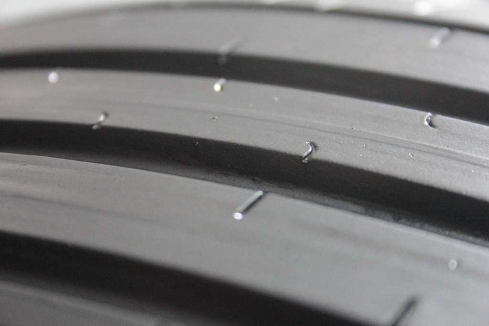 215/50/19 Goodyear EfficientGrip Performance 215/50 R19 93T 2020r
