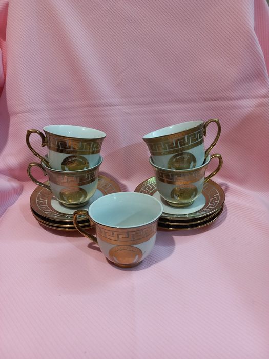 Лот Кружки с блюдцами