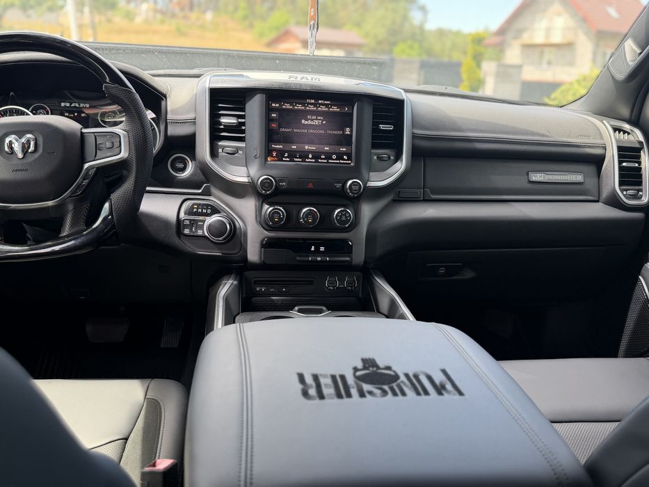 Ram 1500 5.7 Punisher full led alcantara czarna perla roll bar hak3500