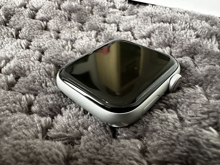 Apple Watch SE2 44 mm iCloud