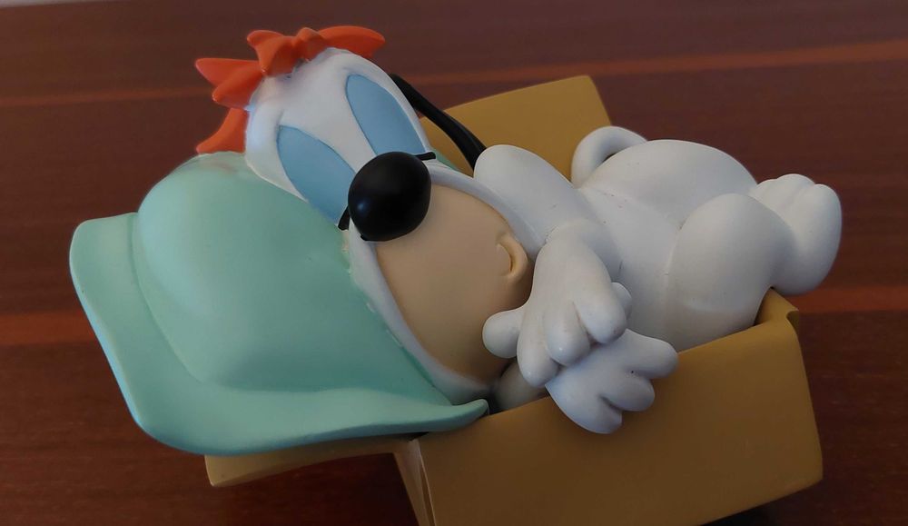 Figura do Droopy em resina.