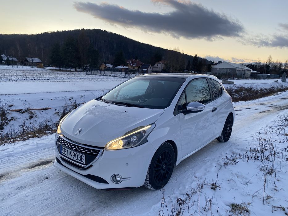 Peugeot 208 sport 3 drzwi led navi czarne alufelgi