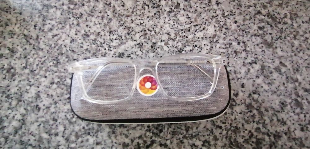 Óculos de sol marca vogart novos