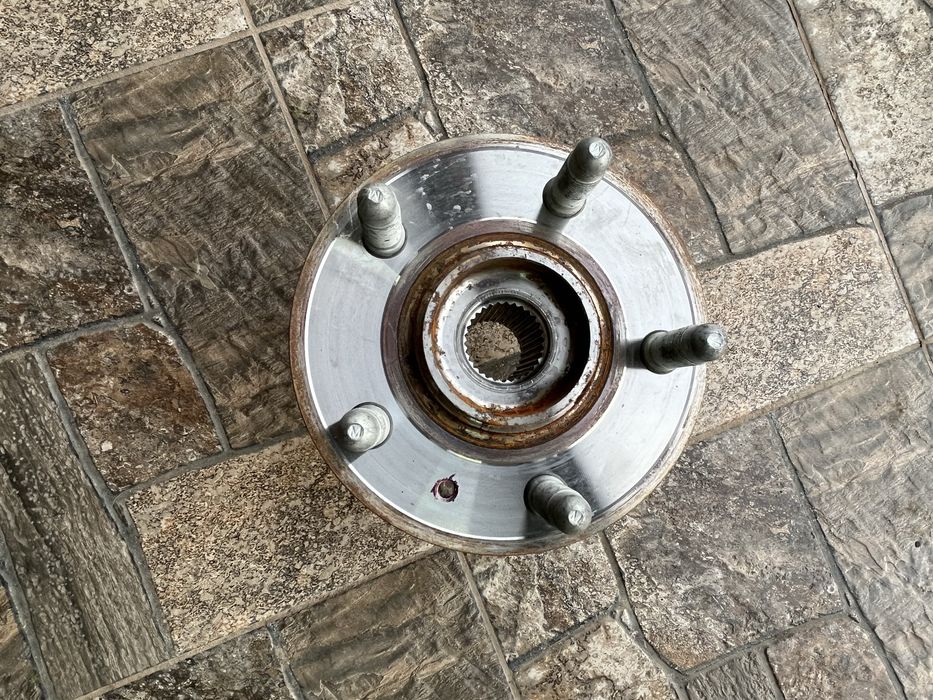 Передня ступиця Тесла модел Х