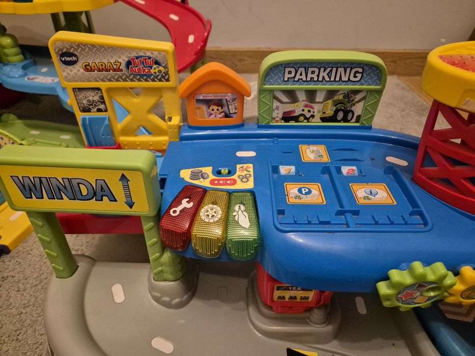 Garaż VTech Tut Tut + warsztat Vtech Tut Tut + tor uliczny + autka