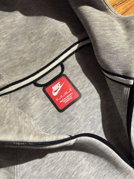 Casaco Nike Tech Fleece Cinzento (Original) – Impecável