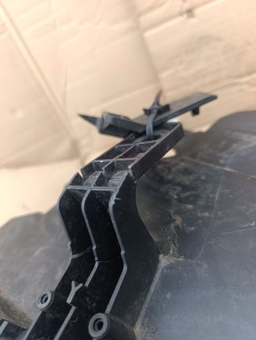 Dacia Duster III lampa przód prawa