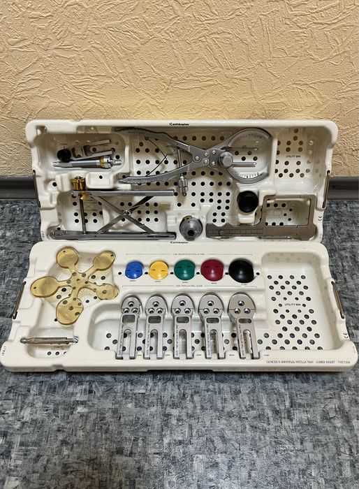 Продам медицинский набор инструментов для надколенника