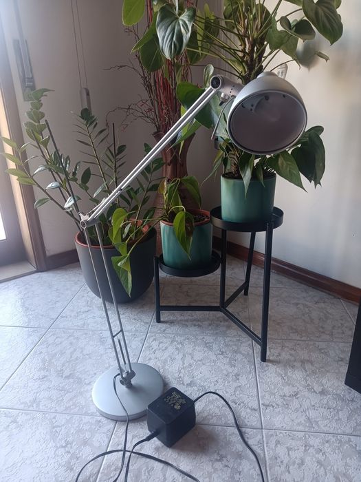 Candeeiro IKEA articulado – funcional – ótimo estado