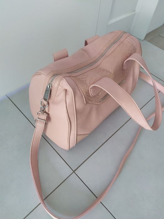 Torebka pudrowy róż Steve Maden