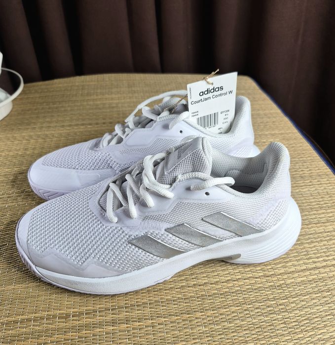 Оригінал 100% Жіночі кросівки Adidas CourtJam Control W.(Розмір 38⅔-24,5см)

Це кросівки Adidas моделі CourtJam Control W. 

Це кросівки Adidas моделі