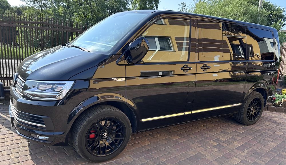 Transport na lotniska , przewóz osób i inne.