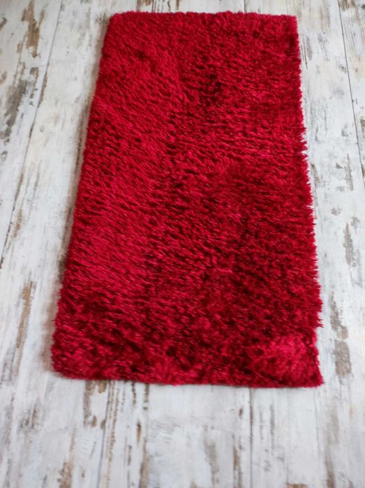Dywan czerwony puszysty