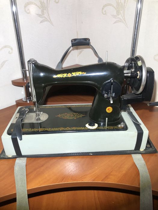 Швейная машинка ручная