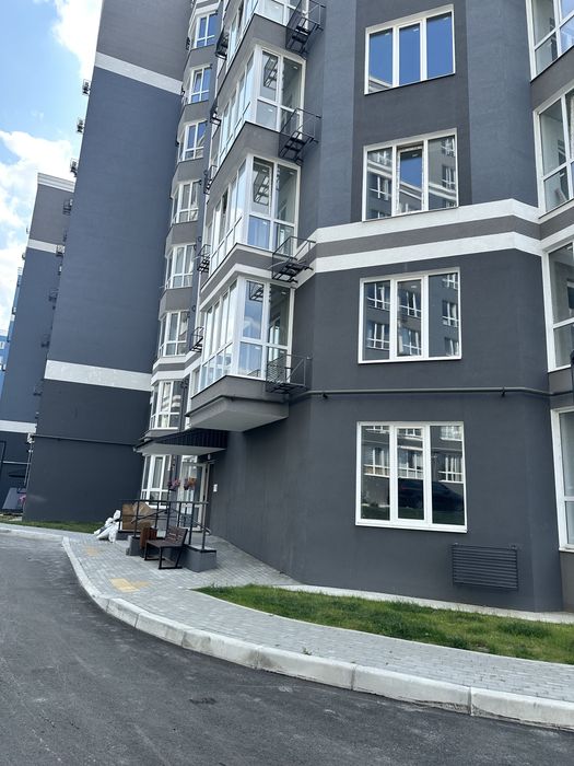 Продаж 2-кімнатна в центрі міста