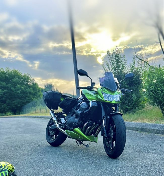 Kawasaki Z750 2009 | 20.000 km | Impecável | Full Extras |