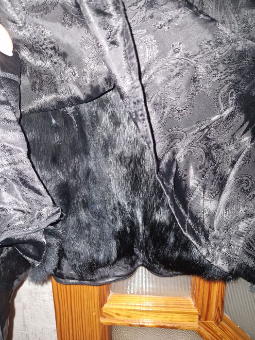 Жіноча шкіряна куртка