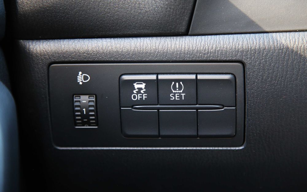 продам автомобіль Mazda 3