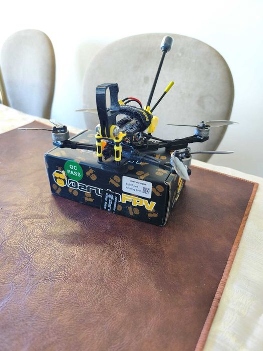 Drone FPV DarwinFPV FoldApe 4" Analógico BNF 3S (XT30) + Extra Camera Mount