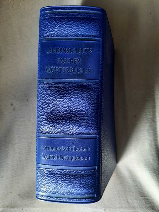 Dicionarios.m bom estado.como novos.1€ cada.