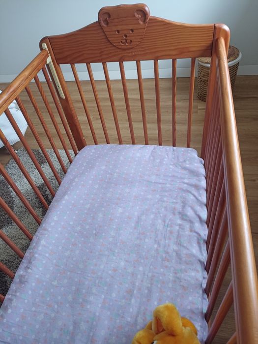 Berço/ cama de grades Zippy com colchão (bom estado)