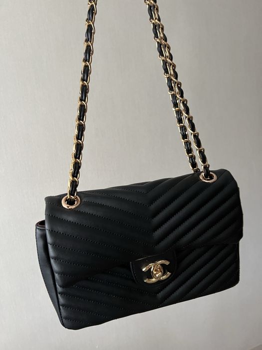 Сумочка через плече Chanel