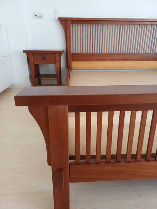 Mobília de quarto em cerejeira