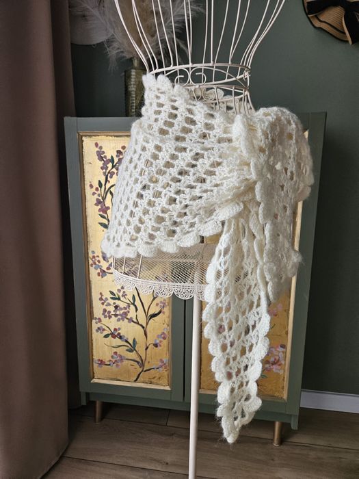 Wełniana Śmietankowa Chusta / szal / etola damska Trójkąt Ażurowy Splo