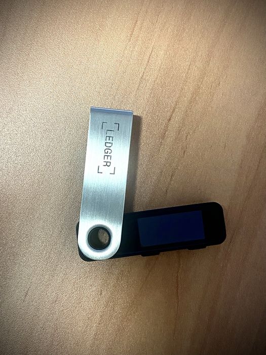 Ledger Nano S Plus - Cryptocurrency USB Drive64586066039554121