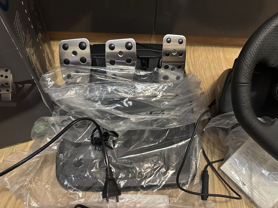 Игровий руль Logitech G923 PC/XBOX (тести, відео) g920, thrustmaster