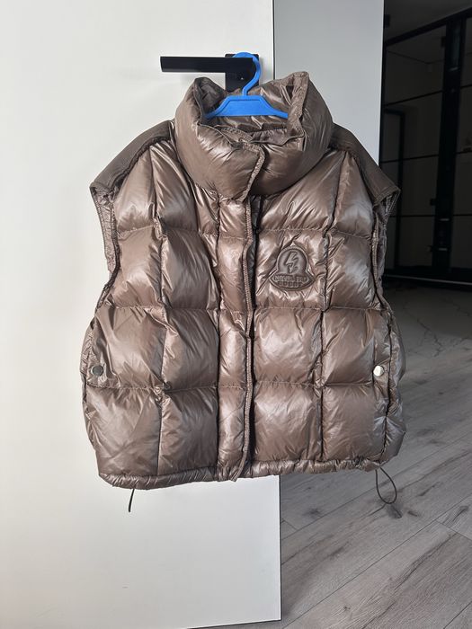 Жилетка безрукавка