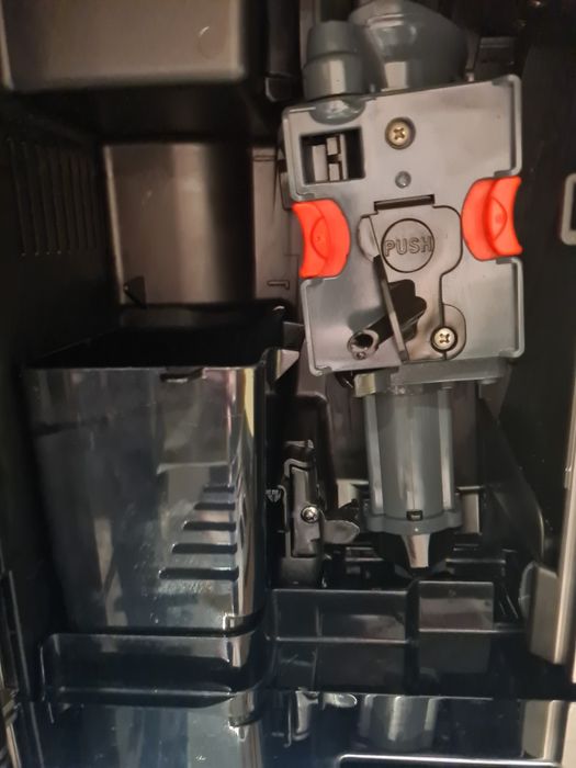 Кавоварка/кофемашина Delonghi PrimaDonna Exclusive