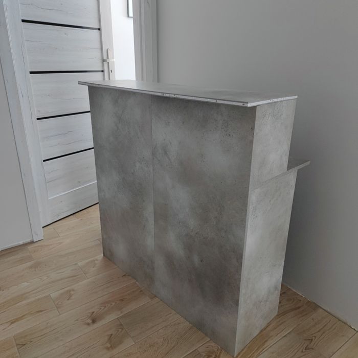 Lada recepcyjna  używana