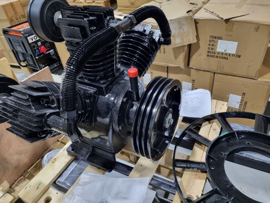 Kompresor olejowy, sprężarka powietrza VENOM , 1600 L/ min