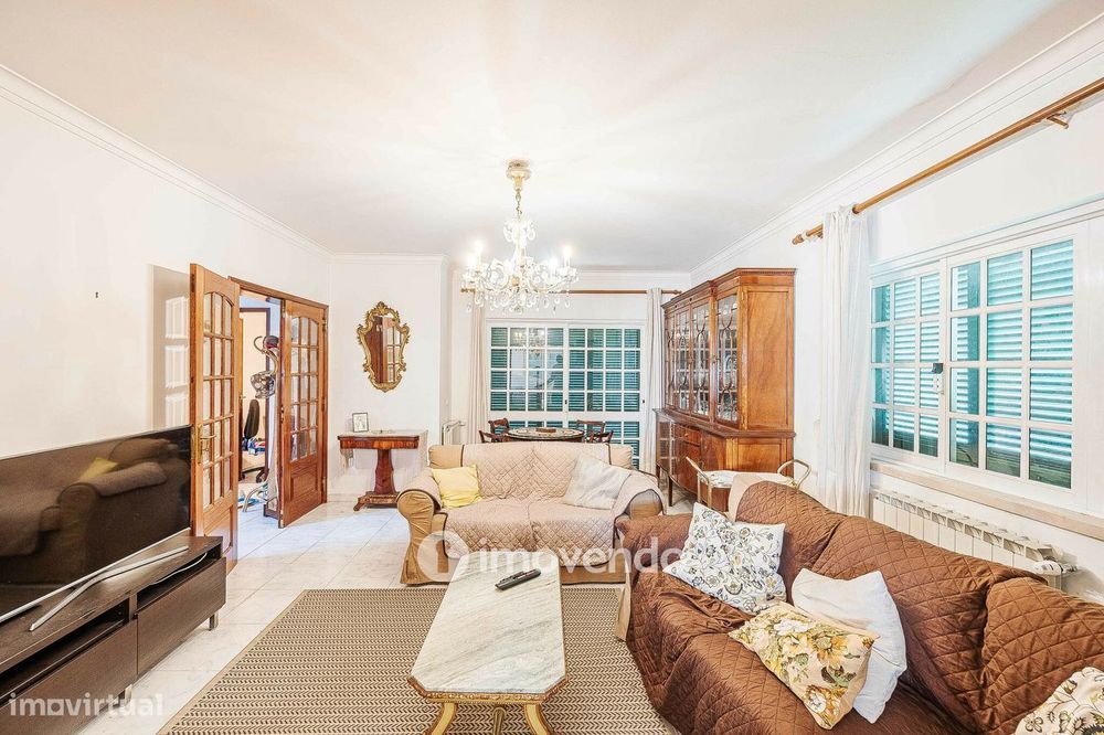 Moradia isolada T5, com vistas sobre o Tejo, em Caxias