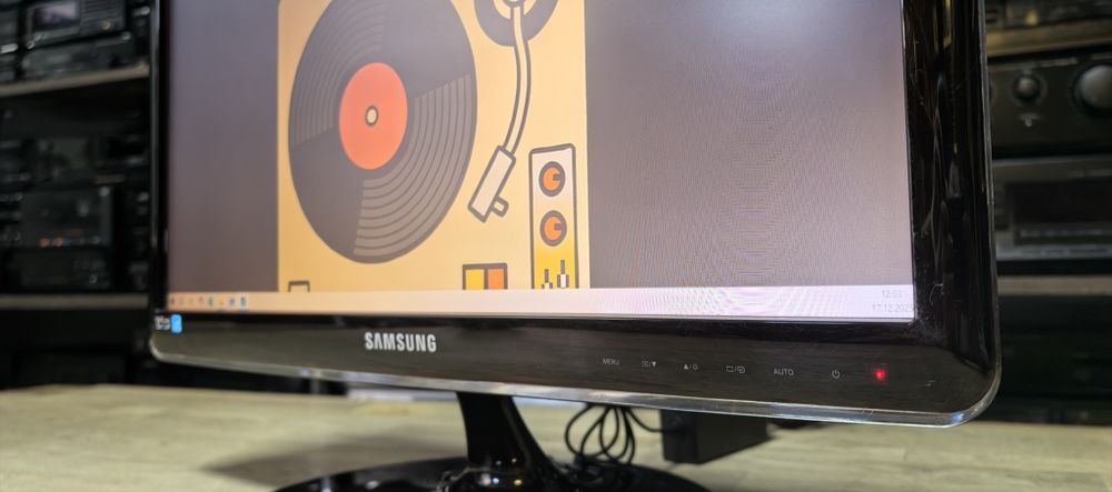 Монітор Samsung LB22A/HDMI /VGA/бж є