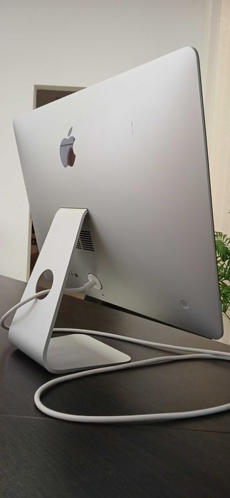 Продам iMac 21.5 (Late 2015)