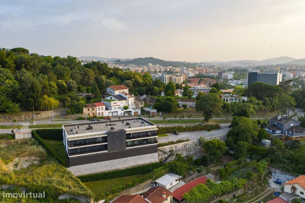 Elegante apartamento T3 em condomínio fechado na encosta do Bom Jesus