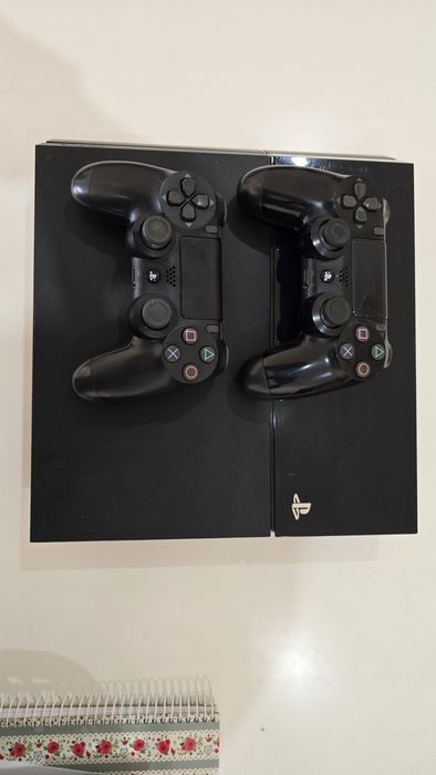 PlayStation 4+2 comandos + camara