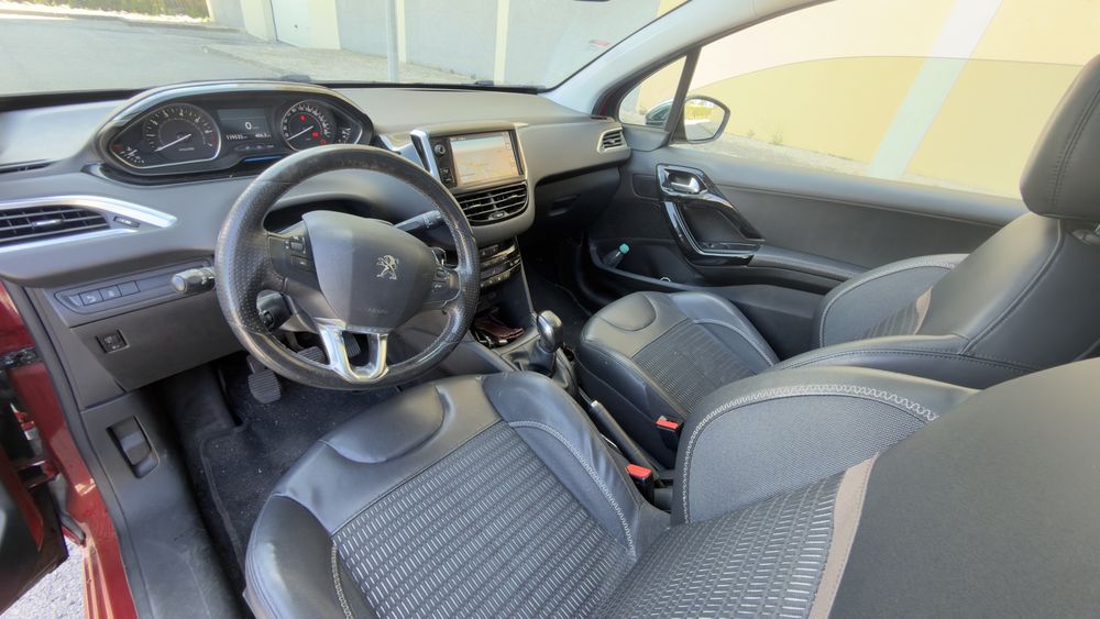 Peugeot 208  1.4  VTI  ACTIVE muito estimado, de garagem, particular , Nacional