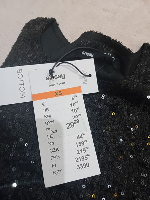 Nowy z metka top bluzka z cekinami Sinsay rozm XS