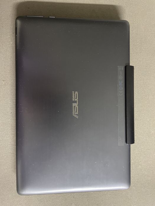ASUS PC/Tablet + Charger425905327535575041