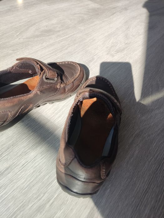 Sapatos castanhos geox tamanho 30
