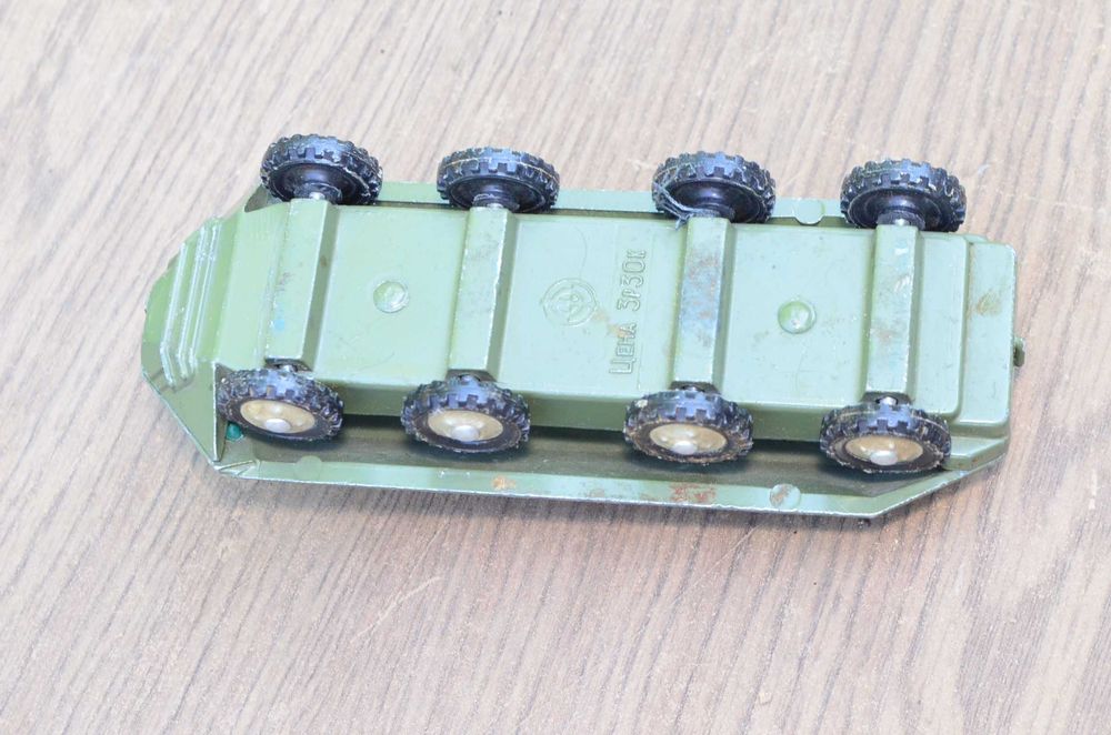 Игрушечный БТР-60ПБ (масштаб 1:43) СССР в коллекцию машинка военная техника