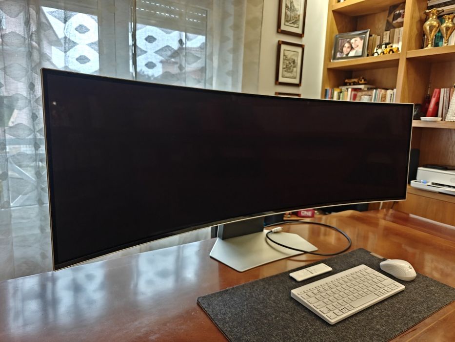 Samsung Odyssey G9 49