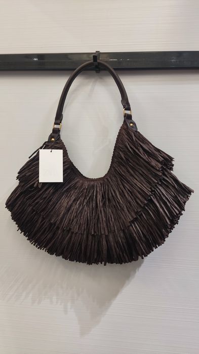 Carteira castanha Zara com franjas  coleção atual